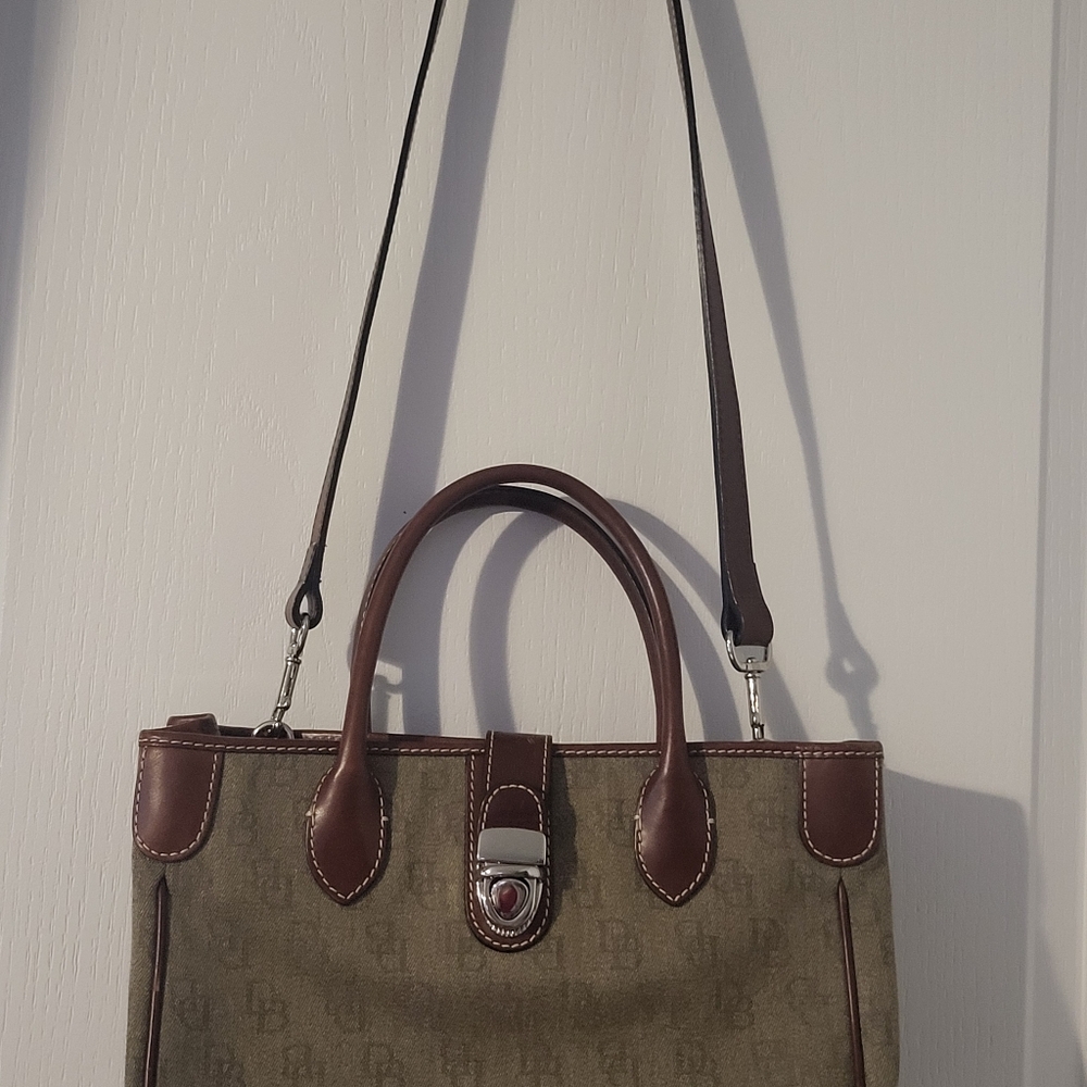 Dooney & Bourke Tan Double Handle Tote w/ Strap Excellent Condition